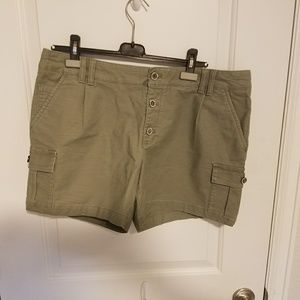 EUC Banana Republic Heritage Cargo Shorts SZ 14